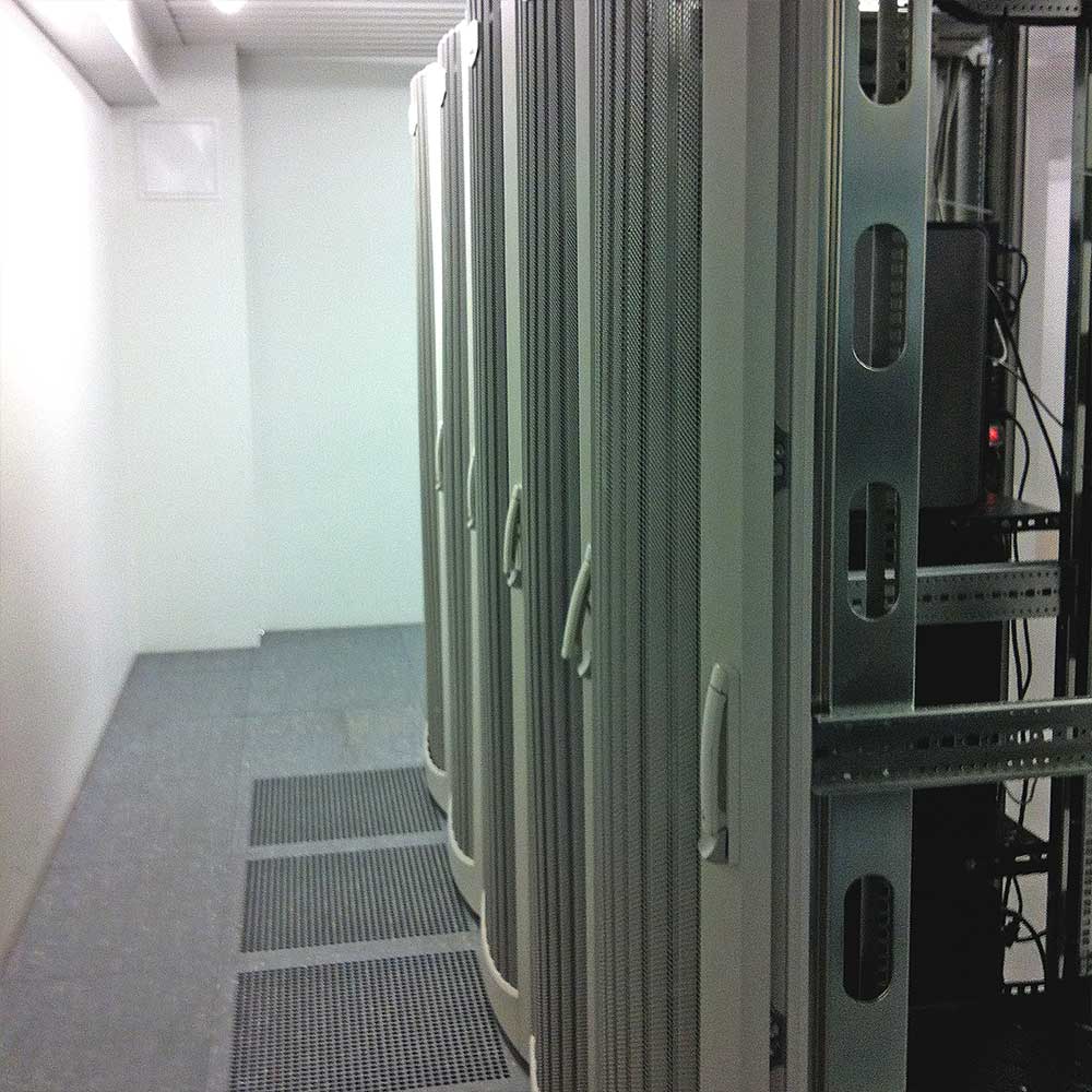 Dedicated servers in the 19's racks